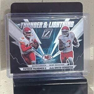 ⭐️🏈 Patrick Mahomes & JuJu Smith-Schuster 2022 Panini Zenith Card #TL-PJ (B1)